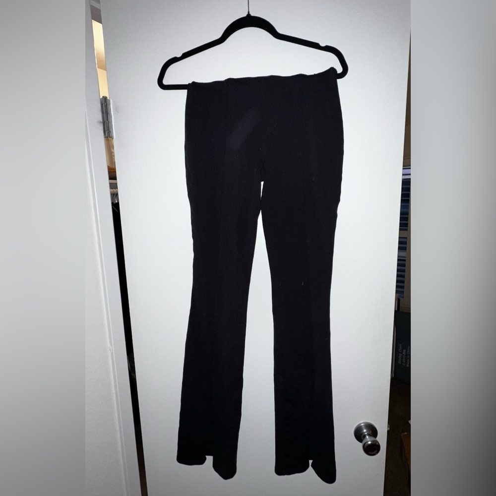 Alo split hem small yoga pants.